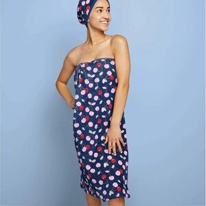 Room Essentials Blue Cherry Shower Wrap